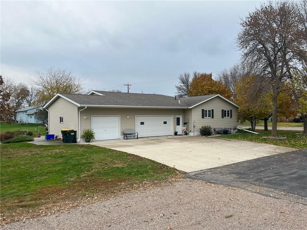 708 Dupont Avenue NE Renville MN 56284 6464964 image1