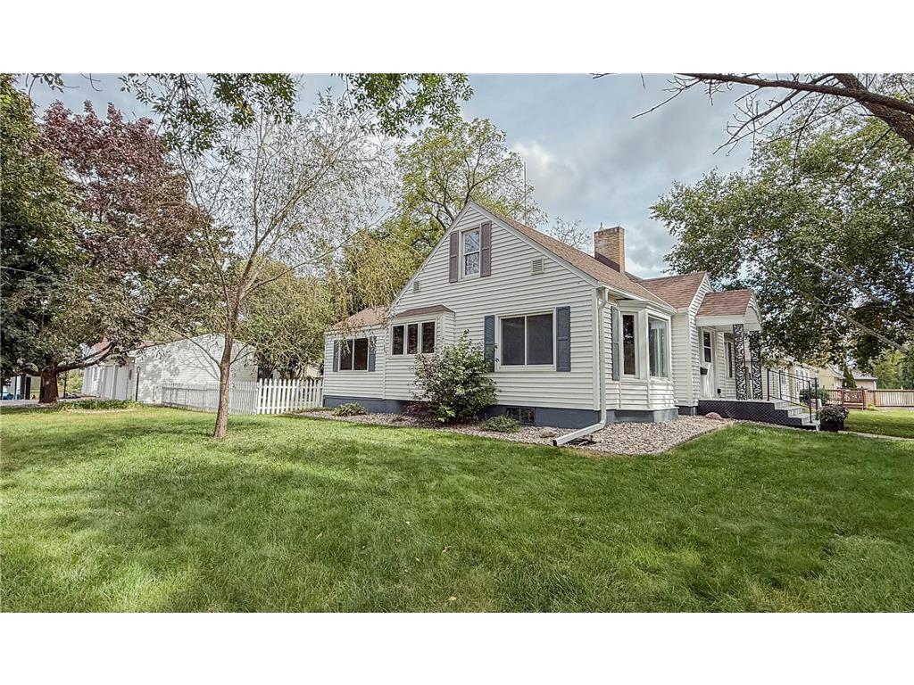 708 E Elm Avenue Olivia MN 56277 6793169 image1