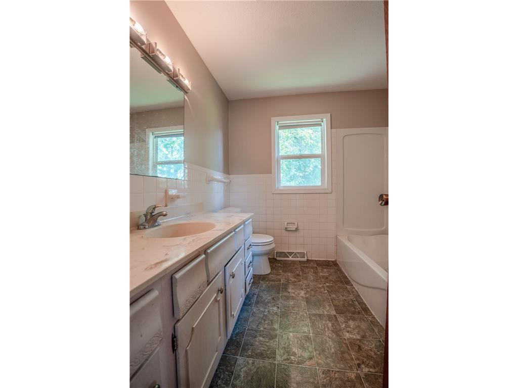 708 Olena Avenue SE Willmar MN 56201 7106784 image11