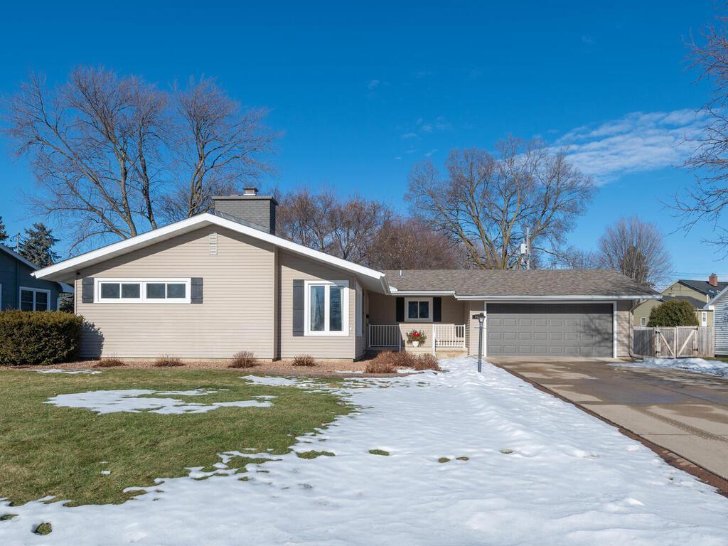 708 Tatepaha Boulevard Faribault MN 55021 7049778 image1
