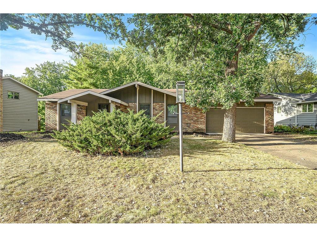 708 Thoreau Drive, Burnsville, MN, 55337 MLS 6321749 Edina Realty