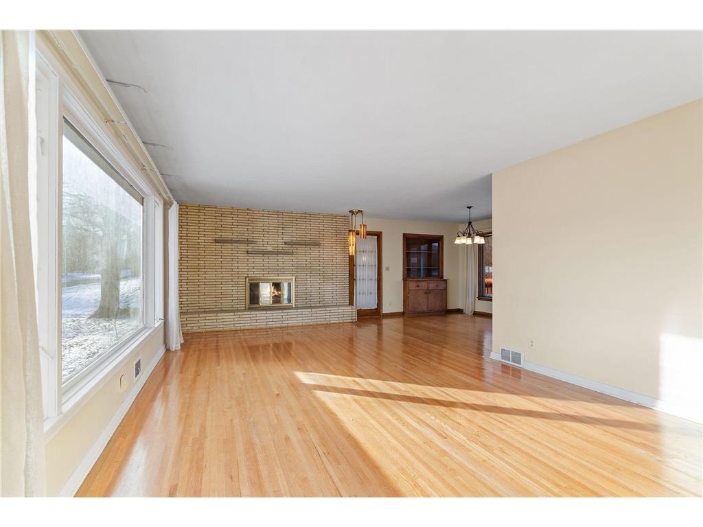 7080 Green Valley Road Golden Valley MN 55427 6467923 image1