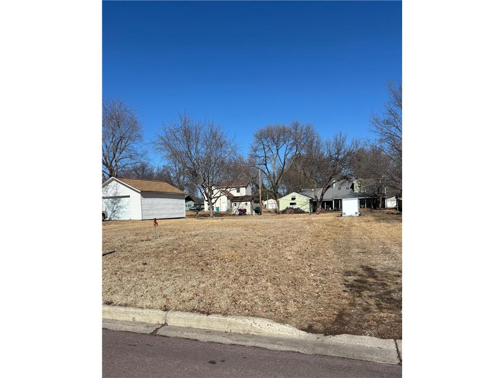 709 11th Avenue SE Waseca MN 56093 6696249 image1