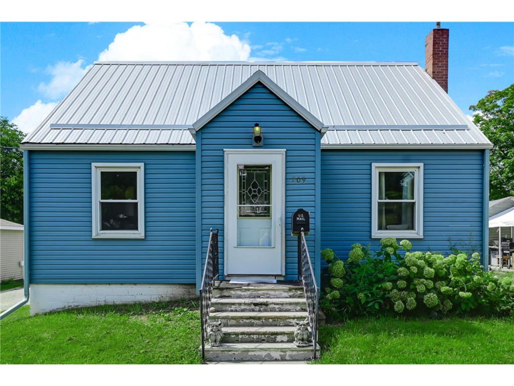 709 1st Street N Waterville MN 56096 6773510 image1