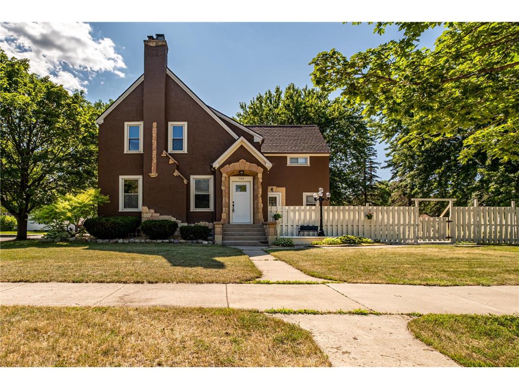 709 1st Street SE Fairfax MN 55332 6383561 image1