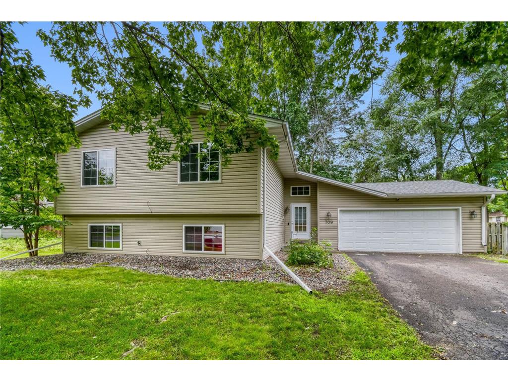 709 74th Avenue N Brooklyn Park MN 55444 7098469 image2