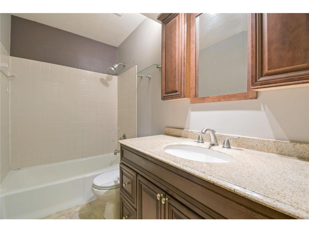 709 74th Avenue N Brooklyn Park MN 55444 7098469 image21