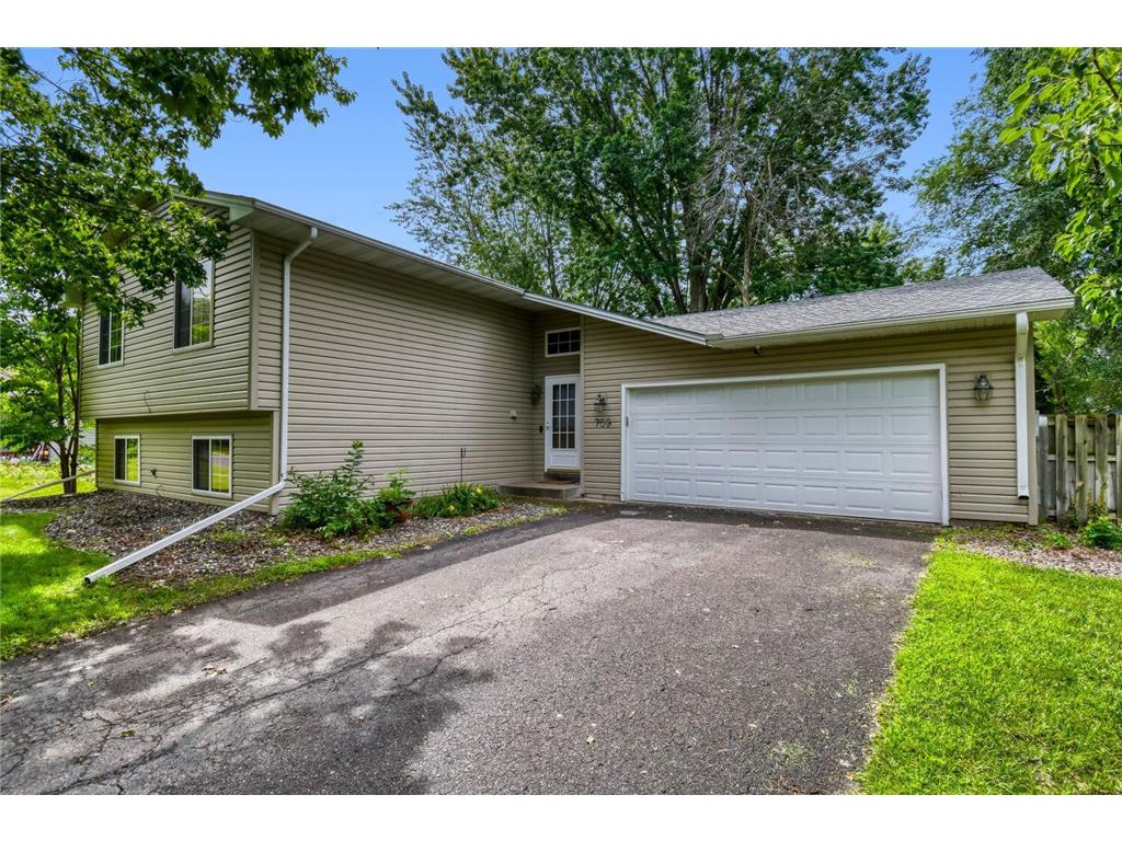 709 74th Avenue N Brooklyn Park MN 55444 7098469 image3