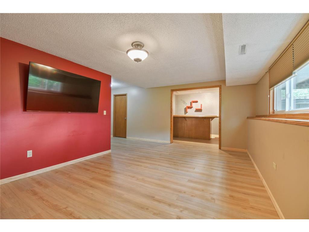 709 74th Avenue N Brooklyn Park MN 55444 7098469 image8