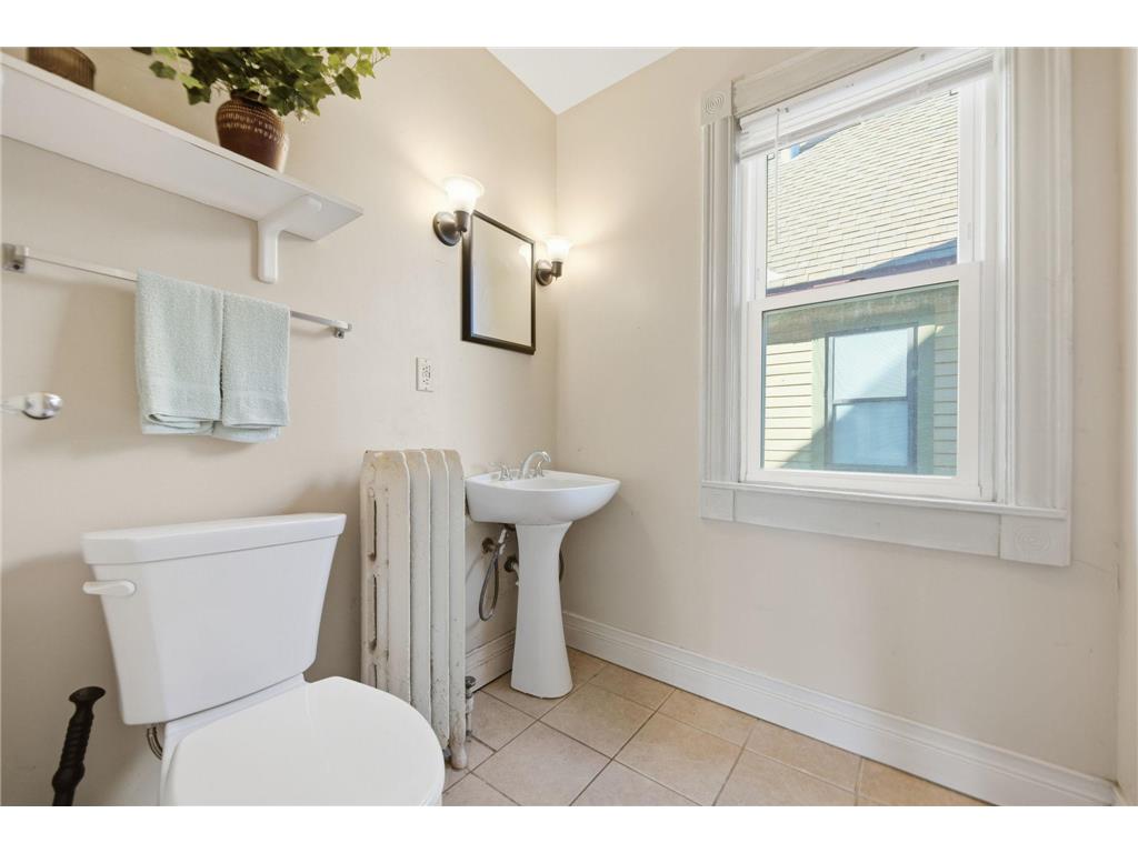 709 7th Street SE Minneapolis MN 55414 7017753 image23