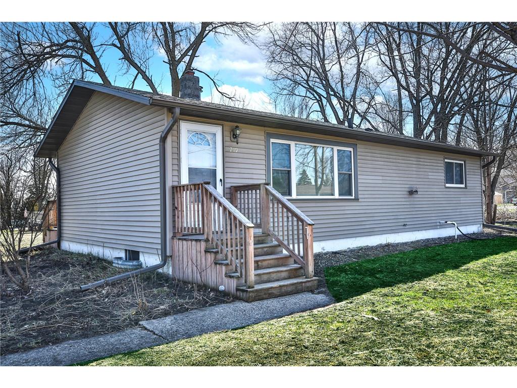 709 8th Avenue NW Waseca MN 56093 7049733 image1