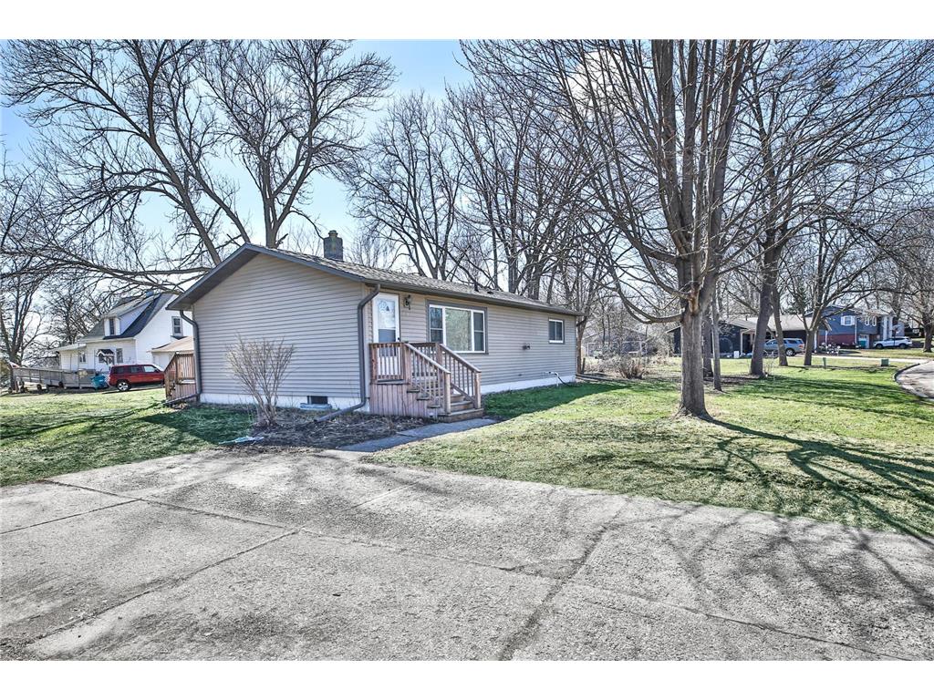 709 8th Avenue NW Waseca MN 56093 7049733 image3
