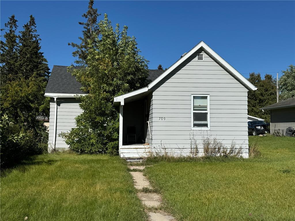 709 Center Street E Roseau MN 56751 6608970 image1