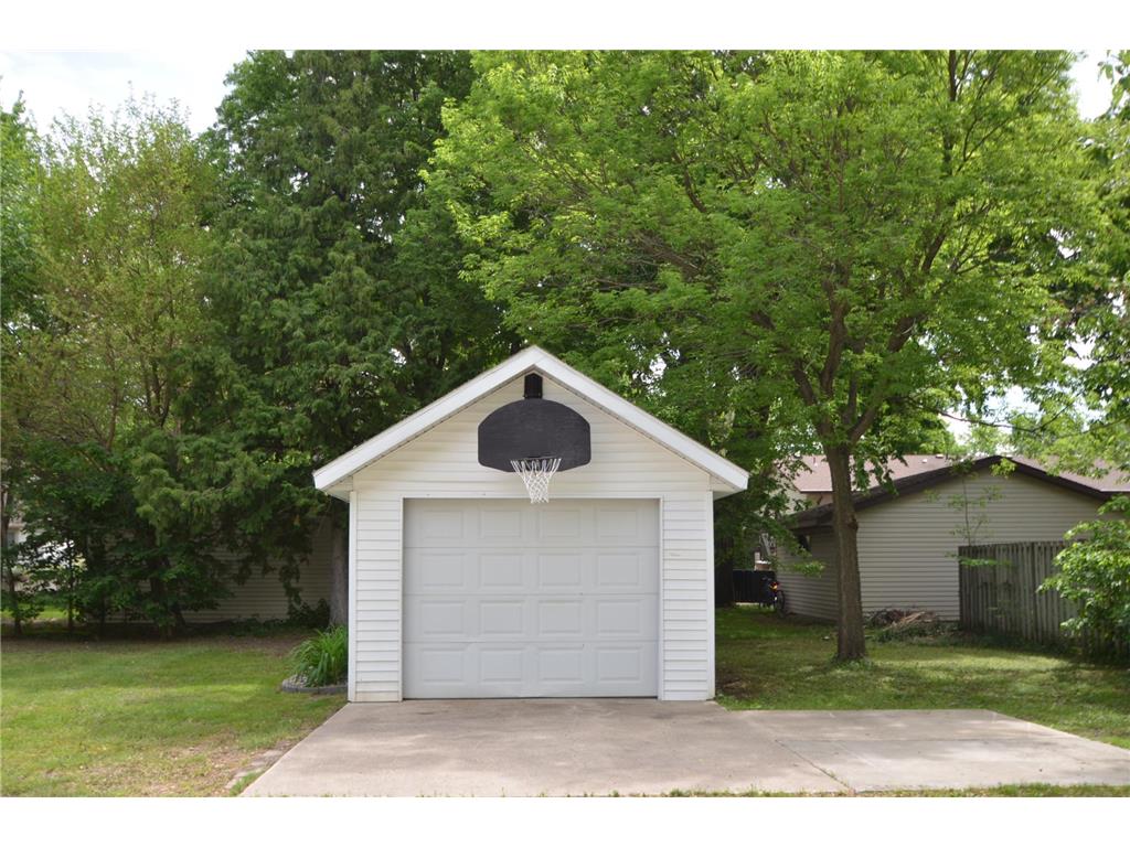 709 S Holcombe Avenue Litchfield MN 55355 7083750 image3