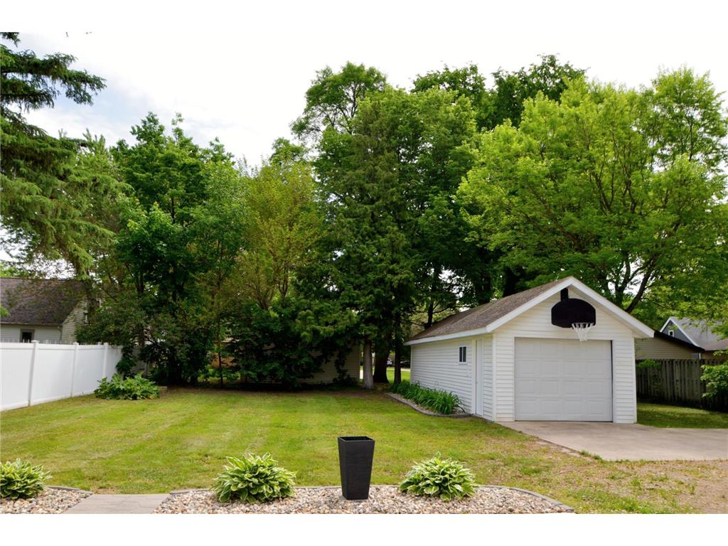 709 S Holcombe Avenue Litchfield MN 55355 7083750 image4