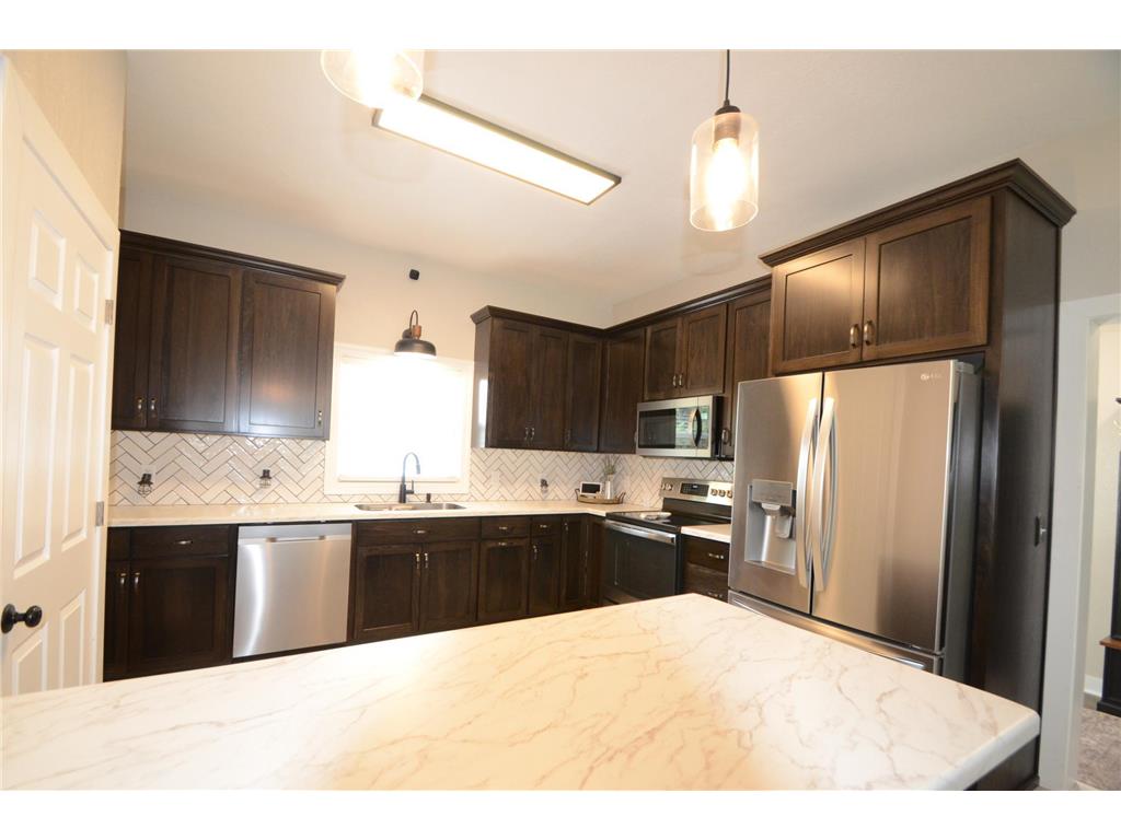 709 S Holcombe Avenue Litchfield MN 55355 7083750 image8