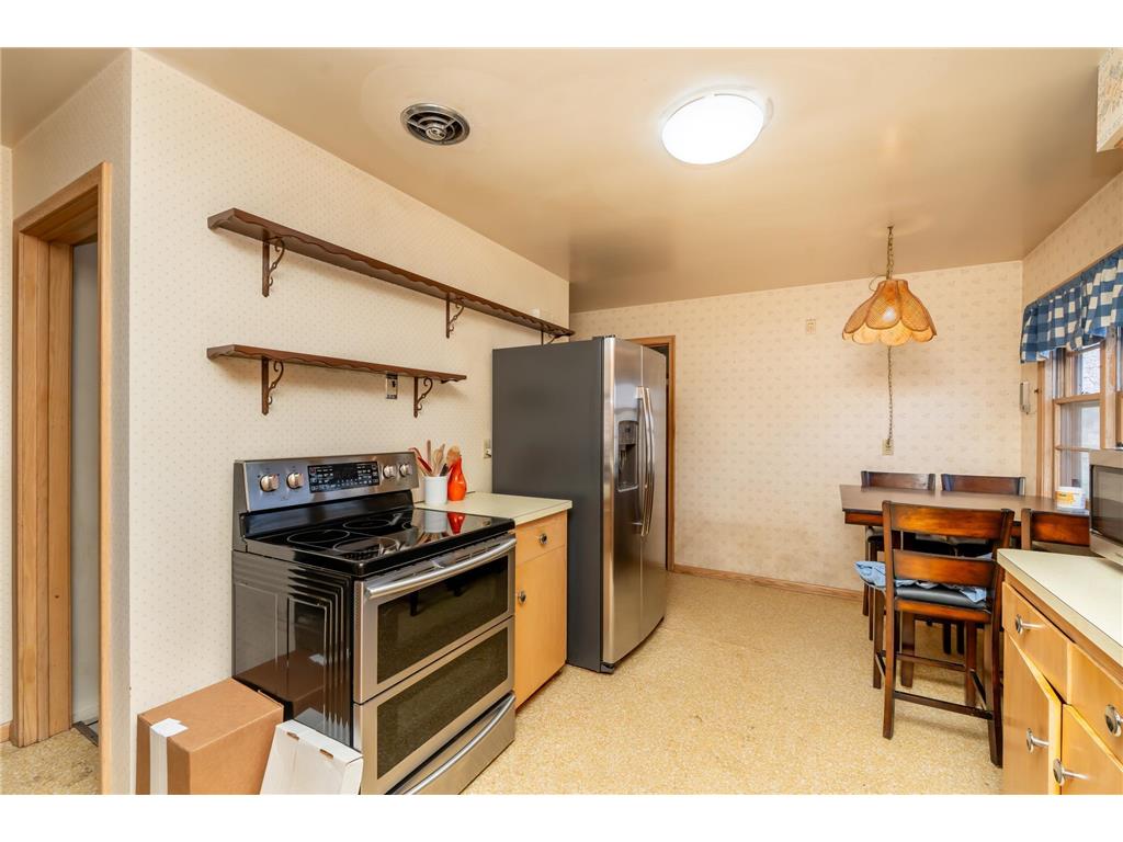 709 Shakopee Avenue E Shakopee MN 55379 7062737 image11