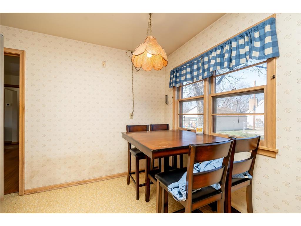 709 Shakopee Avenue E Shakopee MN 55379 7062737 image13