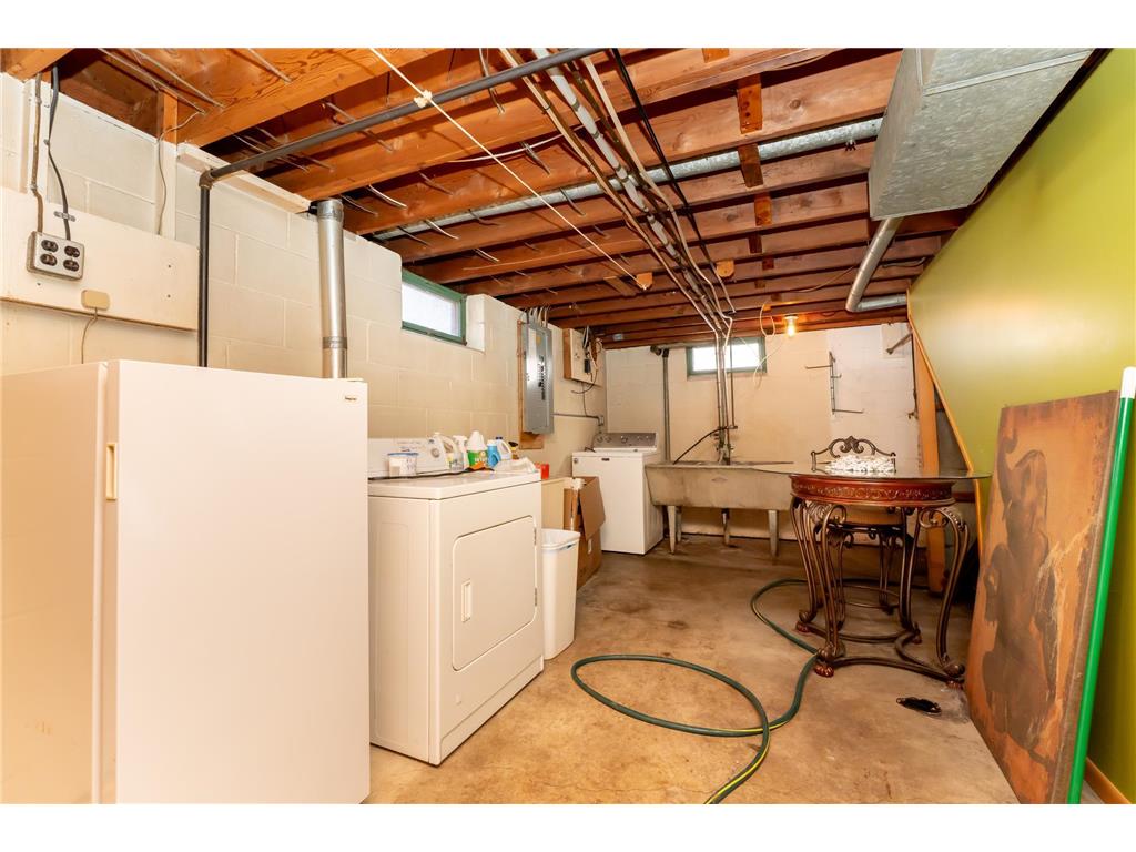 709 Shakopee Avenue E Shakopee MN 55379 7062737 image28