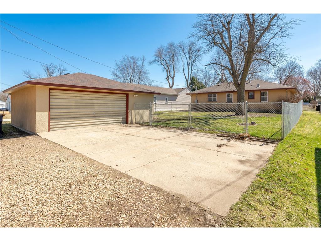 709 Shakopee Avenue E Shakopee MN 55379 7062737 image32