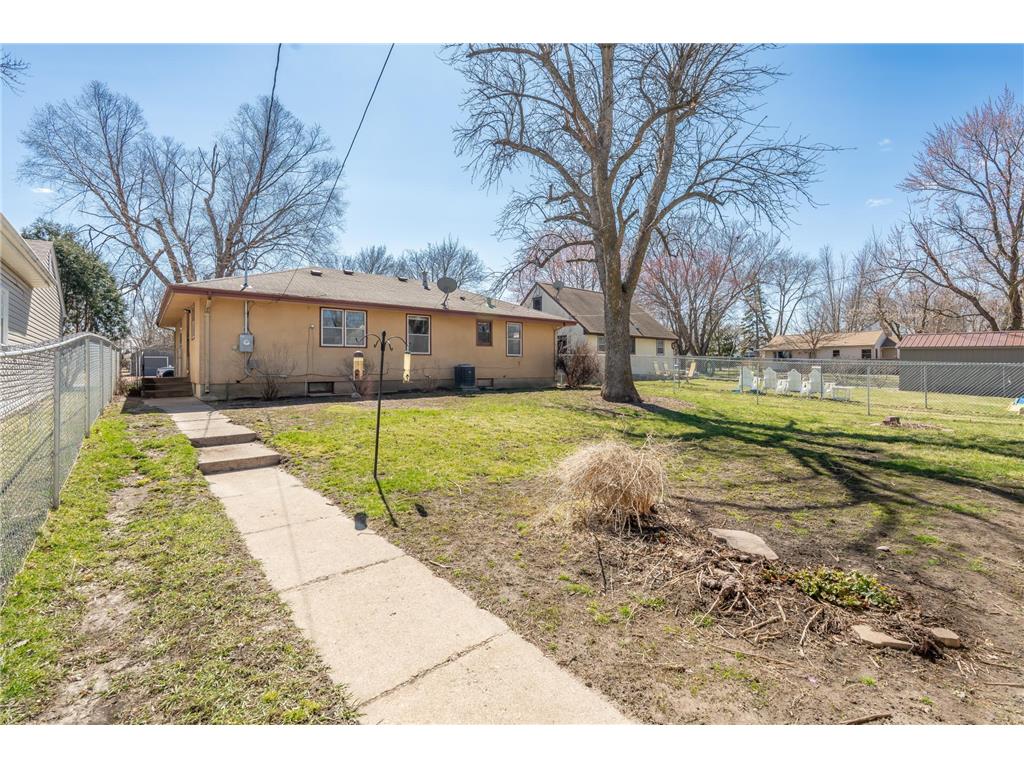 709 Shakopee Avenue E Shakopee MN 55379 7062737 image33