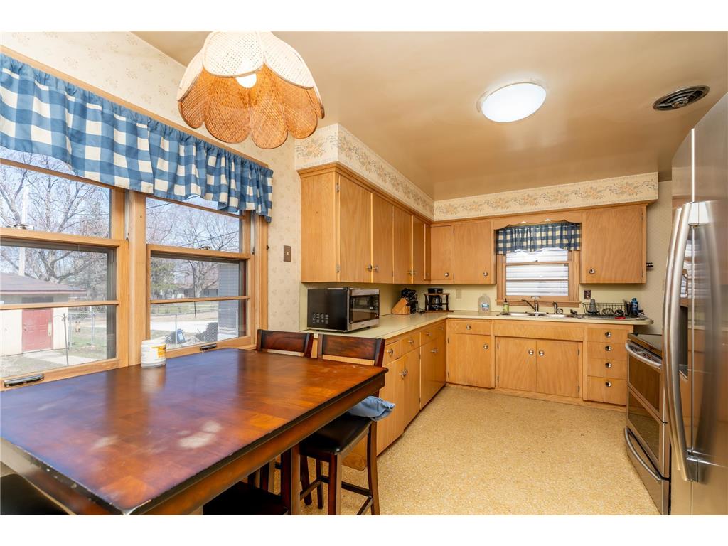 709 Shakopee Avenue E Shakopee MN 55379 7062737 image7