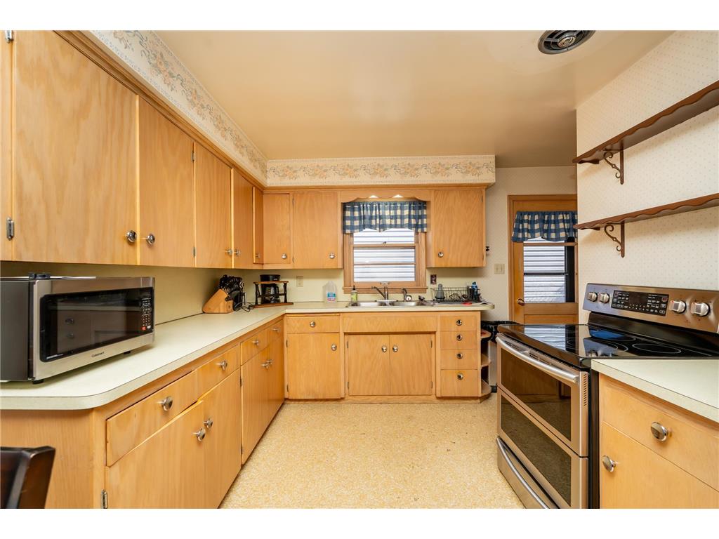 709 Shakopee Avenue E Shakopee MN 55379 7062737 image9