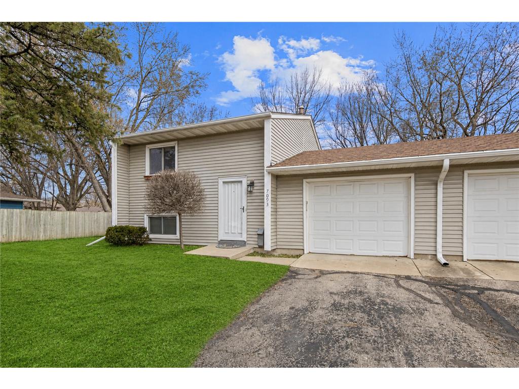 7093 146th Street W Apple Valley MN 55124 7086570 image1