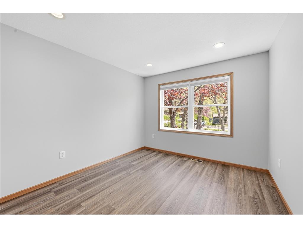 71 B Street Saint Paul MN 55106 7072145 image34