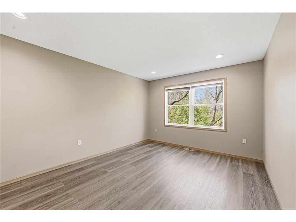 71 B Street Saint Paul MN 55106 7072145 image38