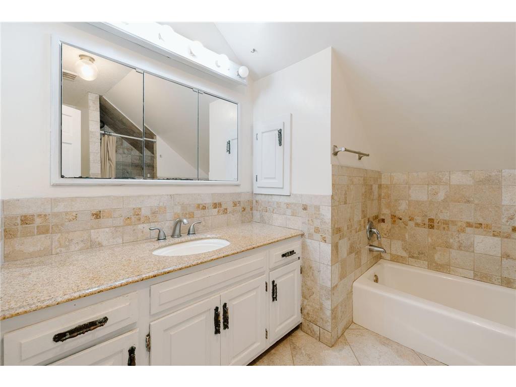 71 Deer Hills Court North Oaks MN 55127 7026353 image23