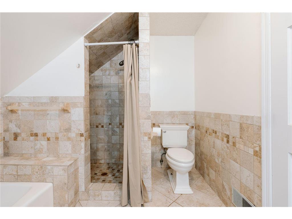 71 Deer Hills Court North Oaks MN 55127 7026353 image24