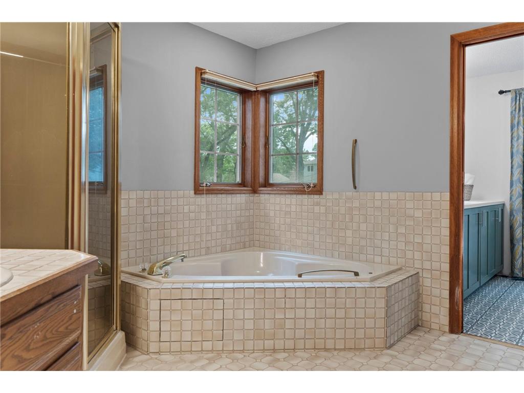 71 Fir Street Mahtomedi MN 55115 - White Bear 7099985 image54