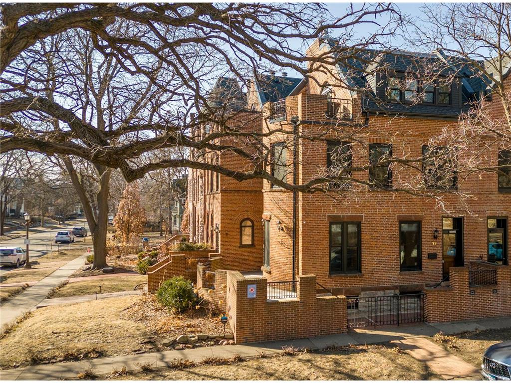 71 Mackubin Street Saint Paul MN 55102 6690754 image1