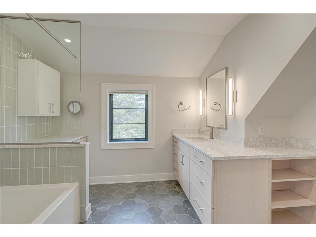 71 Otis Lane Saint Paul MN 55104 7052922 image18