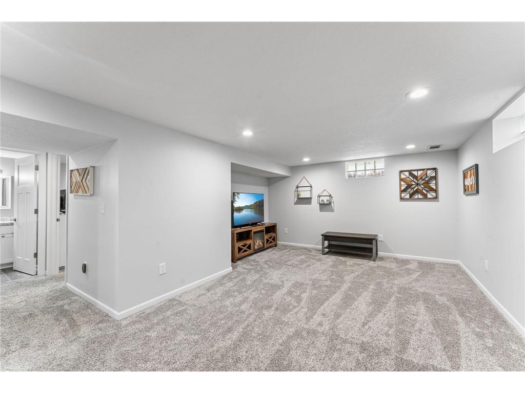 710 Cypress Street S Cambridge MN 55008 7060813 image32