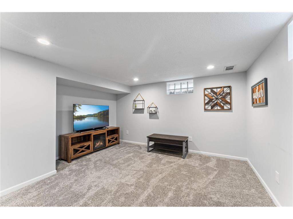 710 Cypress Street S Cambridge MN 55008 7060813 image33