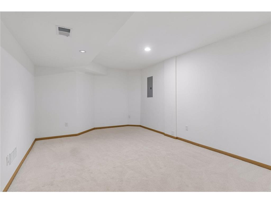710 Emerald Ridge Roseville MN 55113 7090582 image39