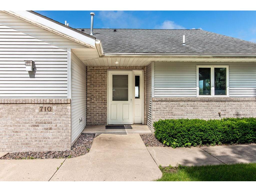 710 S 10th Street Bird Island MN 55310 7087989 image1