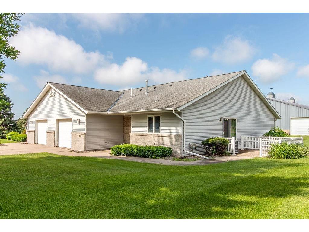 710 S 10th Street Bird Island MN 55310 7087989 image2