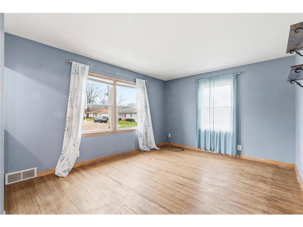 710 S 3rd Avenue Albert Lea MN 56007 7050423 image13