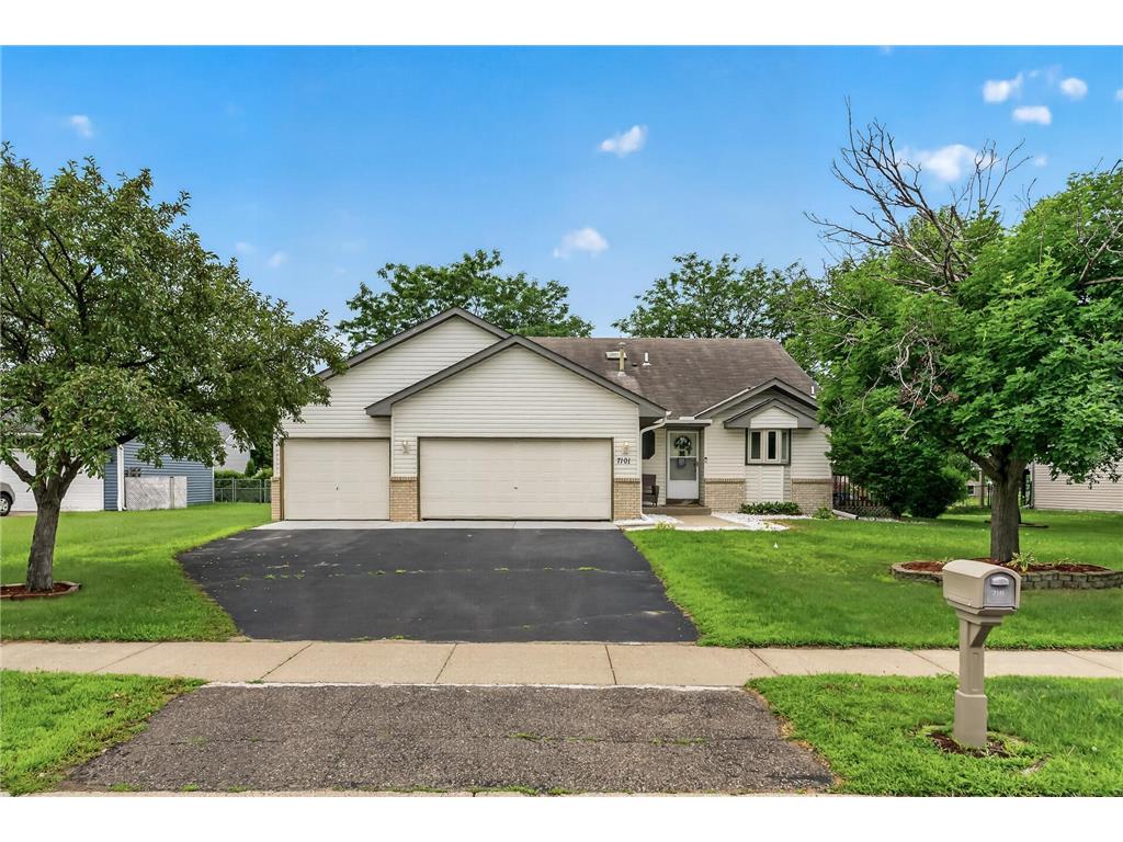7101 Setzler Parkway Brooklyn Park MN 55445 7103946 image1