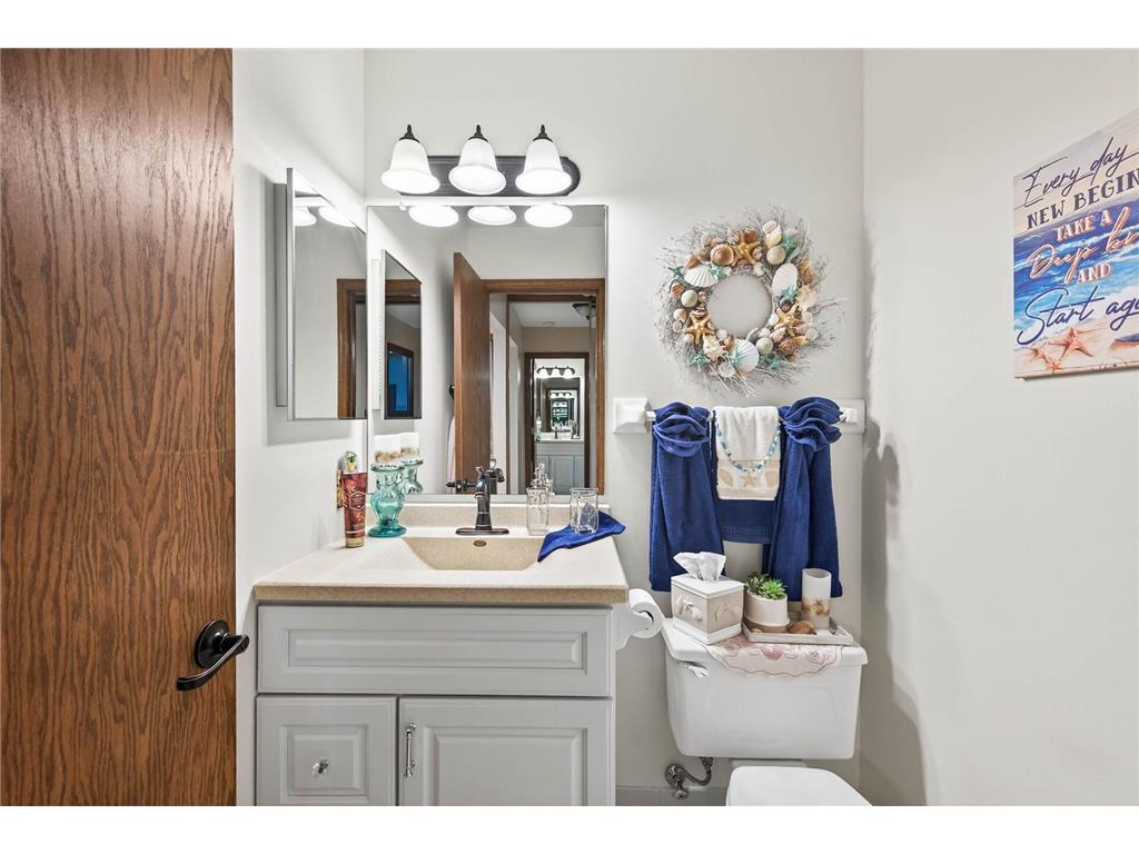 7107 Robinwood Bay Woodbury MN 55125 6813660 image16