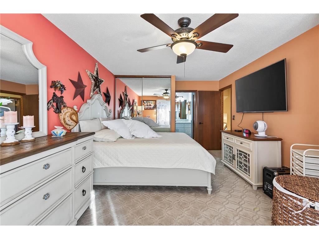 7107 Robinwood Bay Woodbury MN 55125 6813660 image18