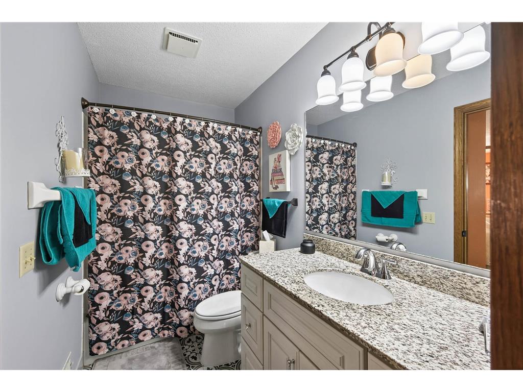 7107 Robinwood Bay Woodbury MN 55125 6813660 image21