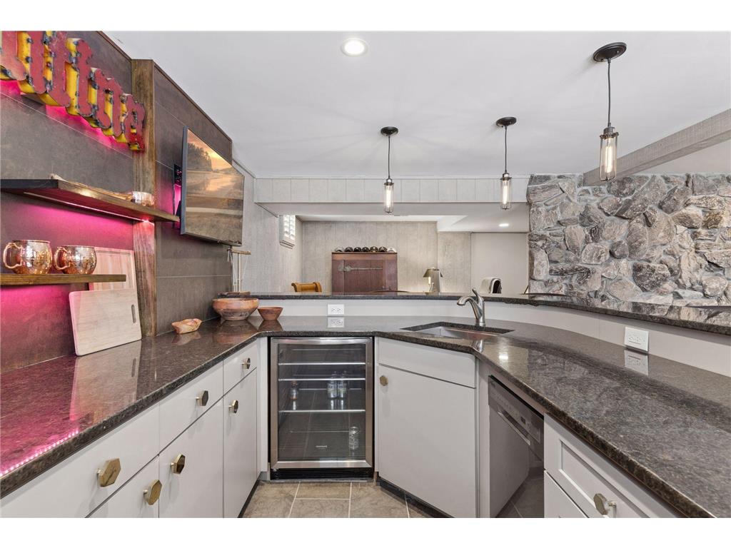 7108 Shannon Drive Edina MN 55439 7042664 image39
