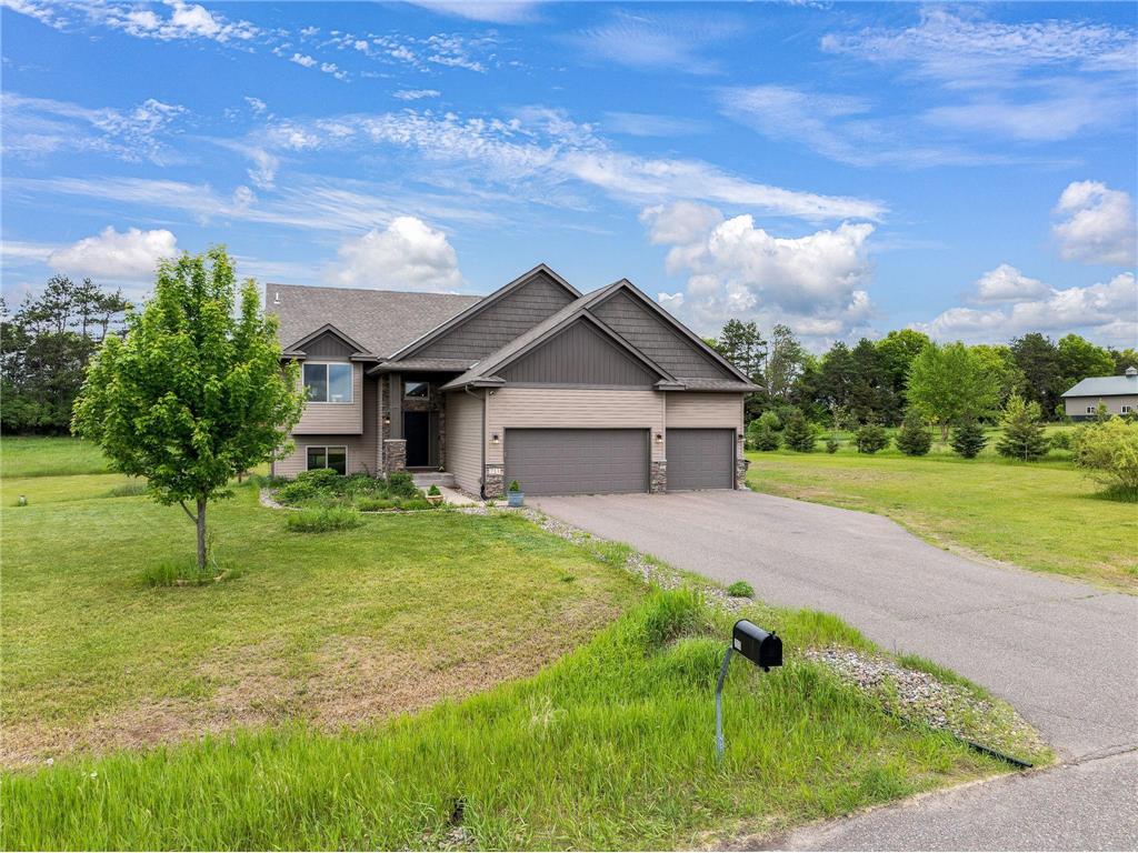 711 210th Avenue NW Oak Grove MN 55011 6594400 image1