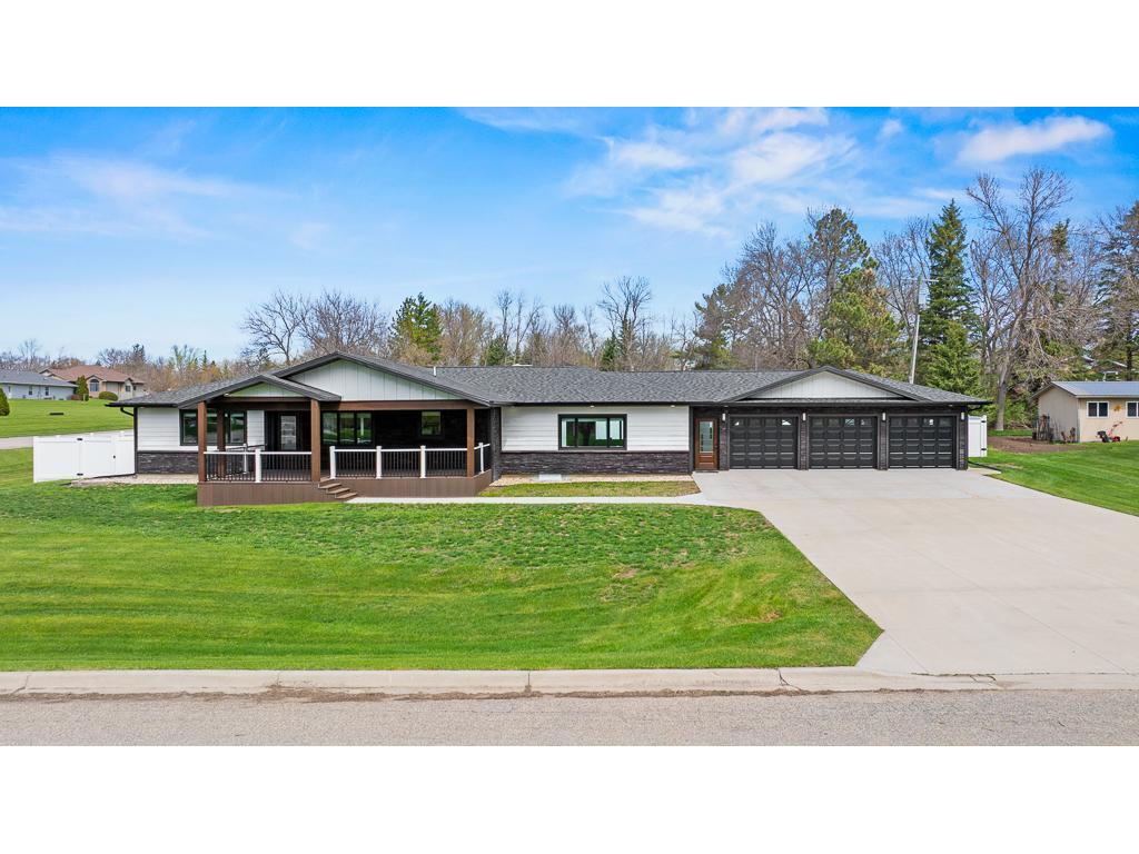 711 8th Street W Clear Lake SD 57226 7067765 image2