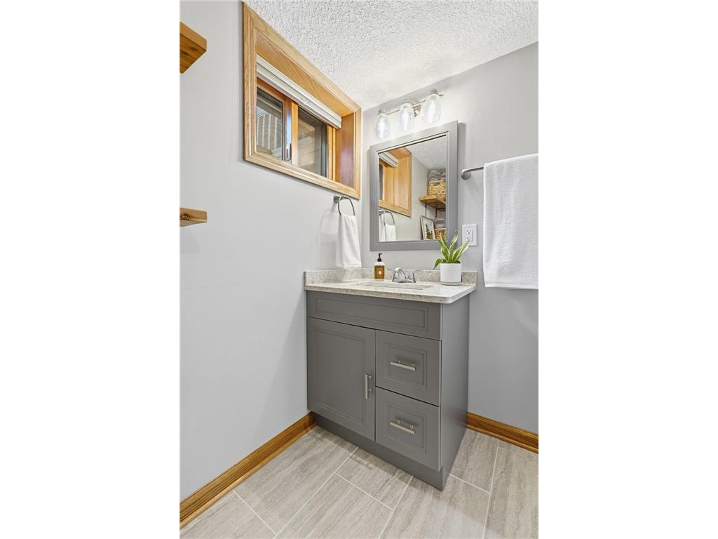 711 Benton Street Anoka MN 55303 7045443 image33