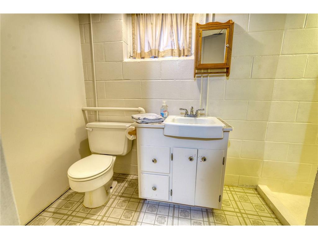 711 Benton Street Anoka MN 55303 7045443 image37